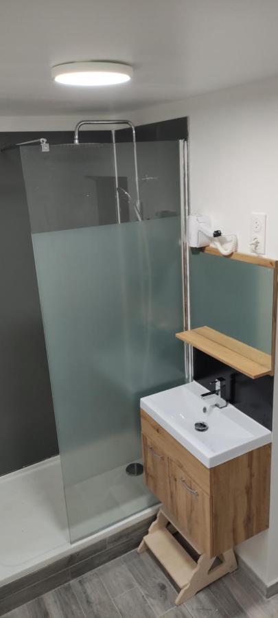 Offrez-Vous Un Sejour Dans Notre Studio T1 Bis A Entressen Une Grande Piscine Pour Se Rafraichir ,Un Espace De Jeux Pour Enfants Pour Des Heures De Divertissement Un Terrain De Petanque Pour Des Parties Endiablees 外观 照片