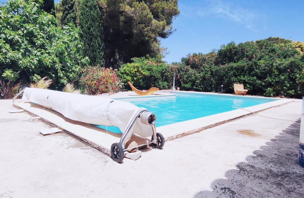 Offrez-Vous Un Sejour Dans Notre Studio T1 Bis A Entressen Une Grande Piscine Pour Se Rafraichir ,Un Espace De Jeux Pour Enfants Pour Des Heures De Divertissement Un Terrain De Petanque Pour Des Parties Endiablees 外观 照片