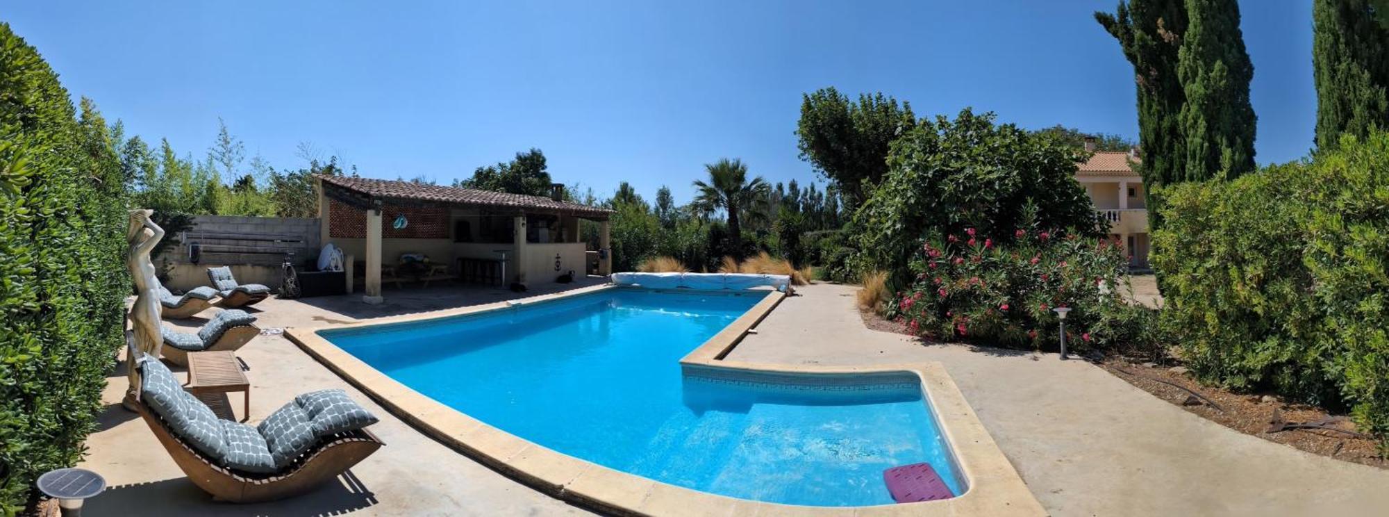 Offrez-Vous Un Sejour Dans Notre Studio T1 Bis A Entressen Une Grande Piscine Pour Se Rafraichir ,Un Espace De Jeux Pour Enfants Pour Des Heures De Divertissement Un Terrain De Petanque Pour Des Parties Endiablees 外观 照片